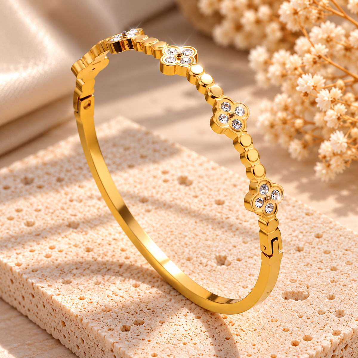 Crystal Clover Inlay Bangle